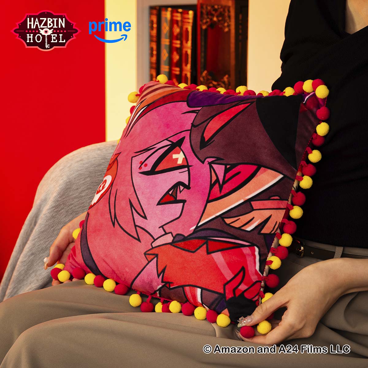HAZBIN HOTEL ほどよいサイズのクッション （I'm crazy about you!）